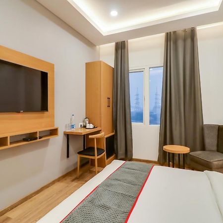 Hotel Super Townhouse Jashn Chinhat Exterior foto