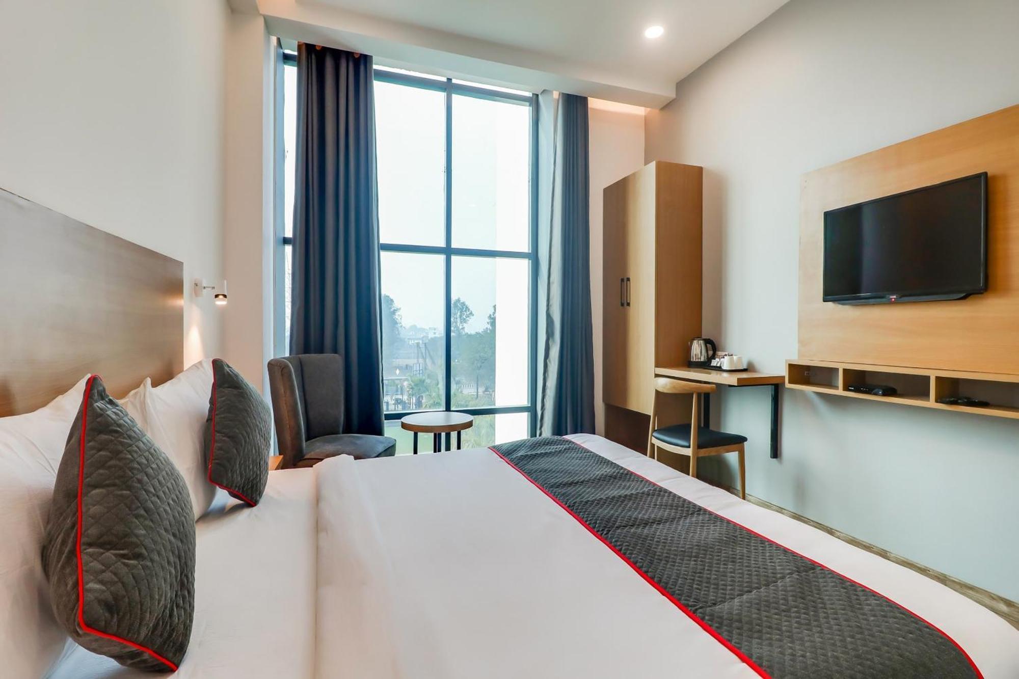 Hotel Super Townhouse Jashn Chinhat Exterior foto