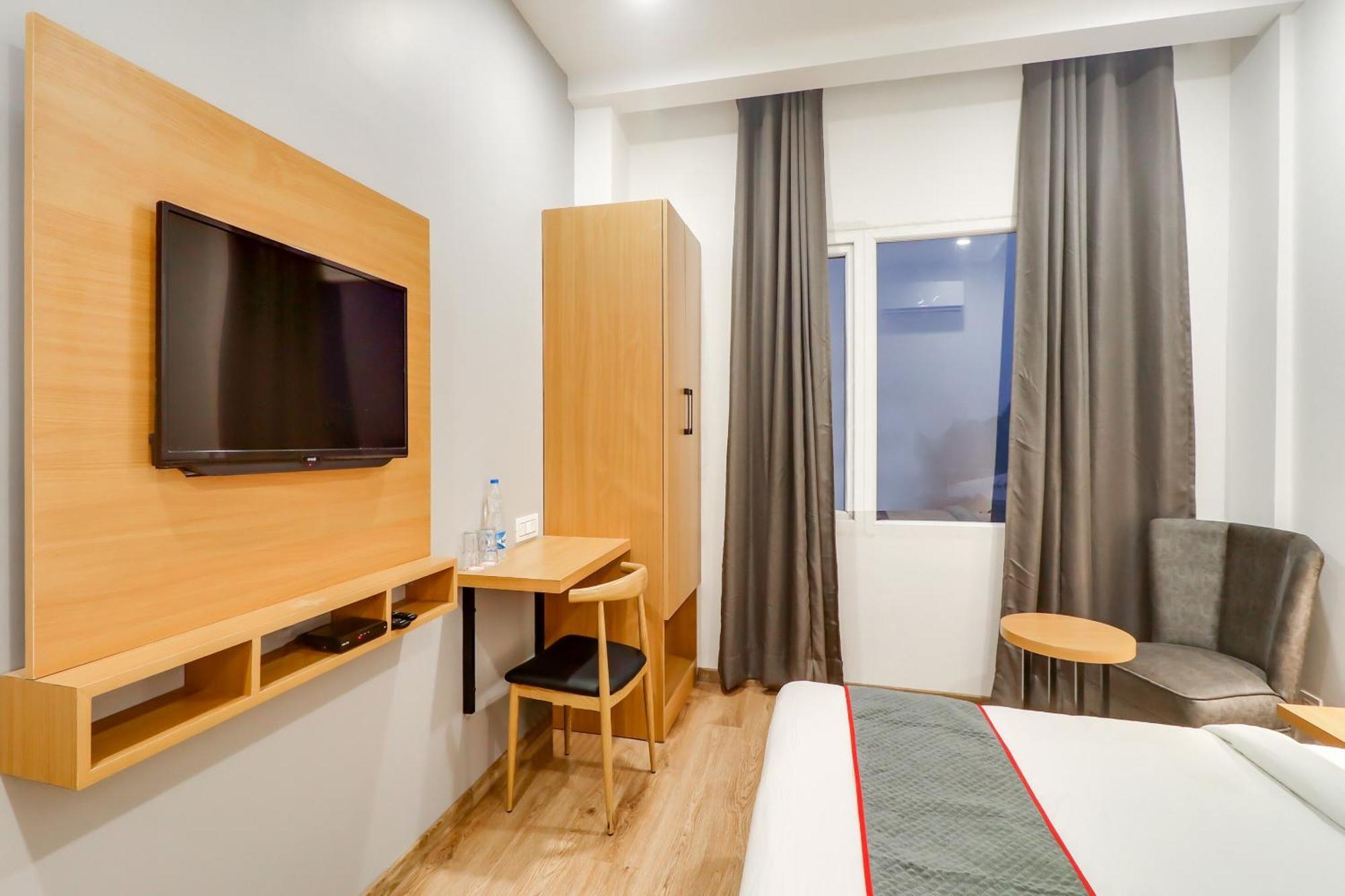 Hotel Super Townhouse Jashn Chinhat Exterior foto